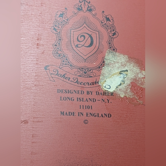 Vintage Daher Long Island Newyork,  Tin Round Fascinating Face.Powder Tin red - Picture 4 of 7